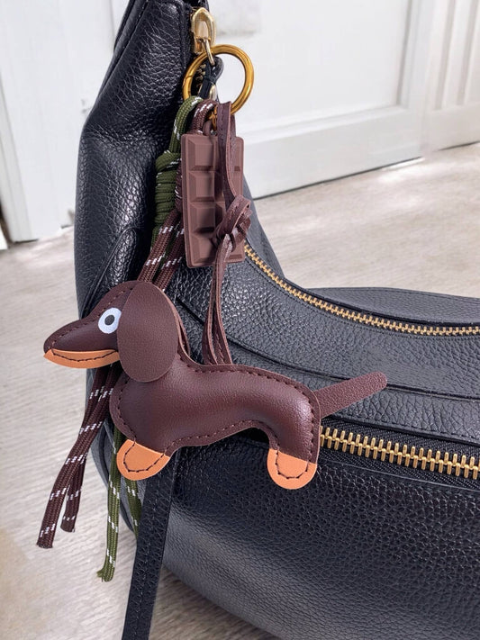 Taschenanhänger und Schlüsselanhänger Hund und Schokolade