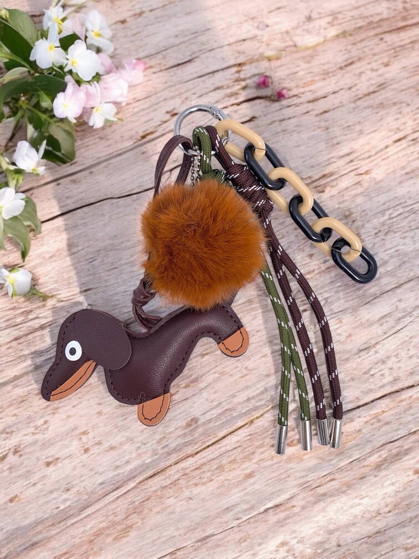 Taschenanhänger und Schlüsselanhänger mit Hund und Bommel