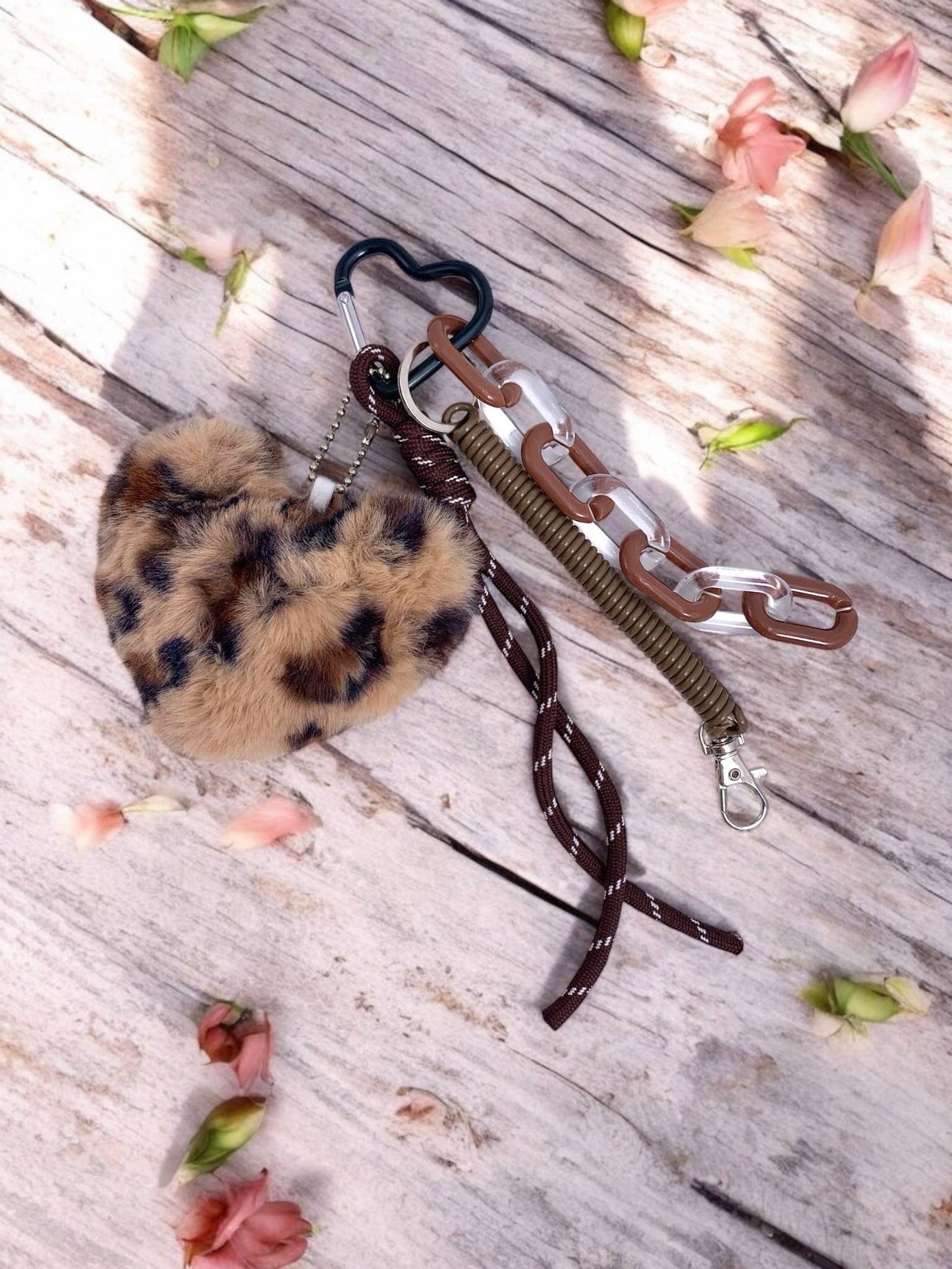 Leopard-Herz Taschenanhänger und Schlüsselanhänger