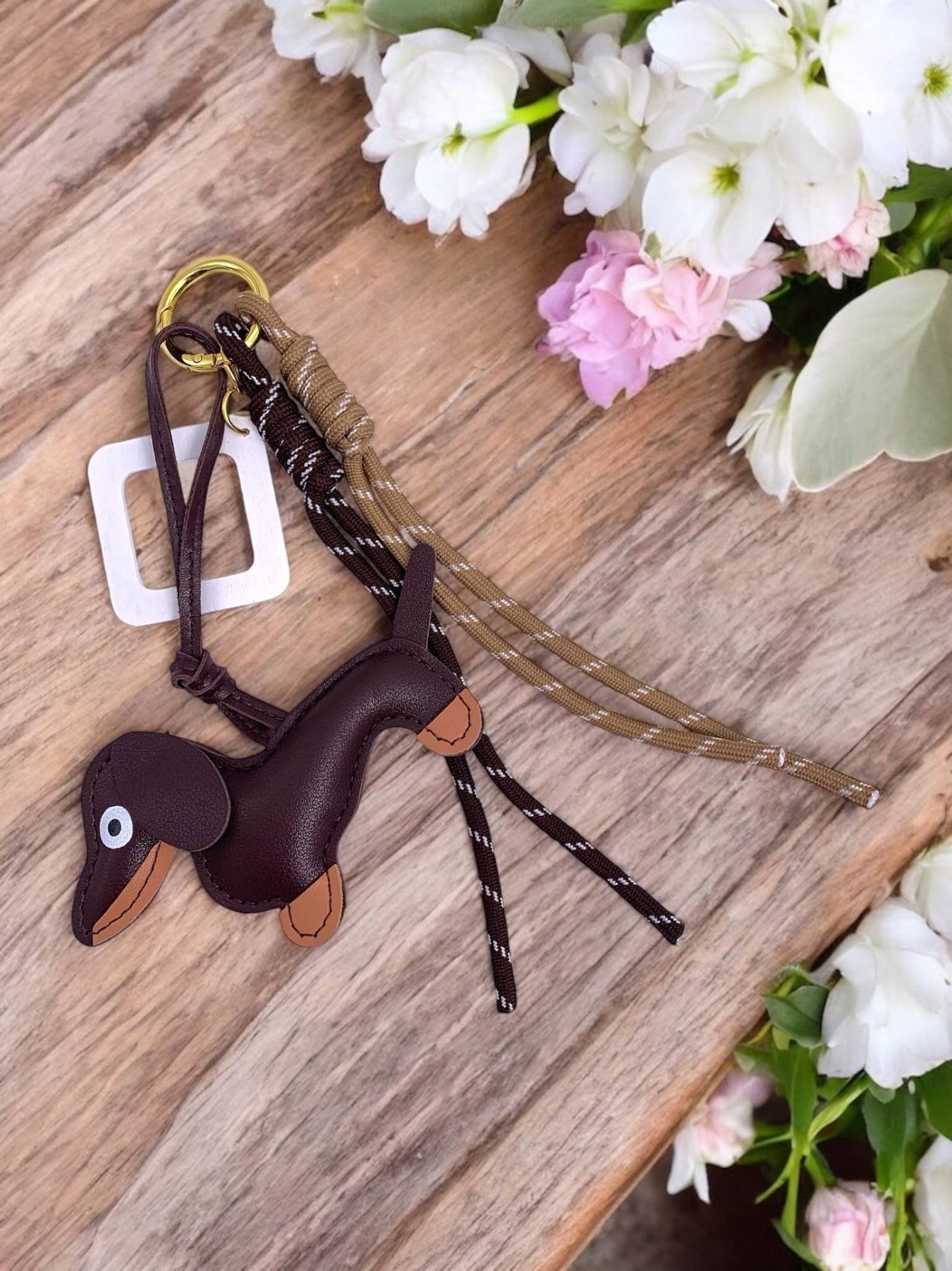 Taschenanhänger und Schlüsselanhänger Hund mit quadratischem