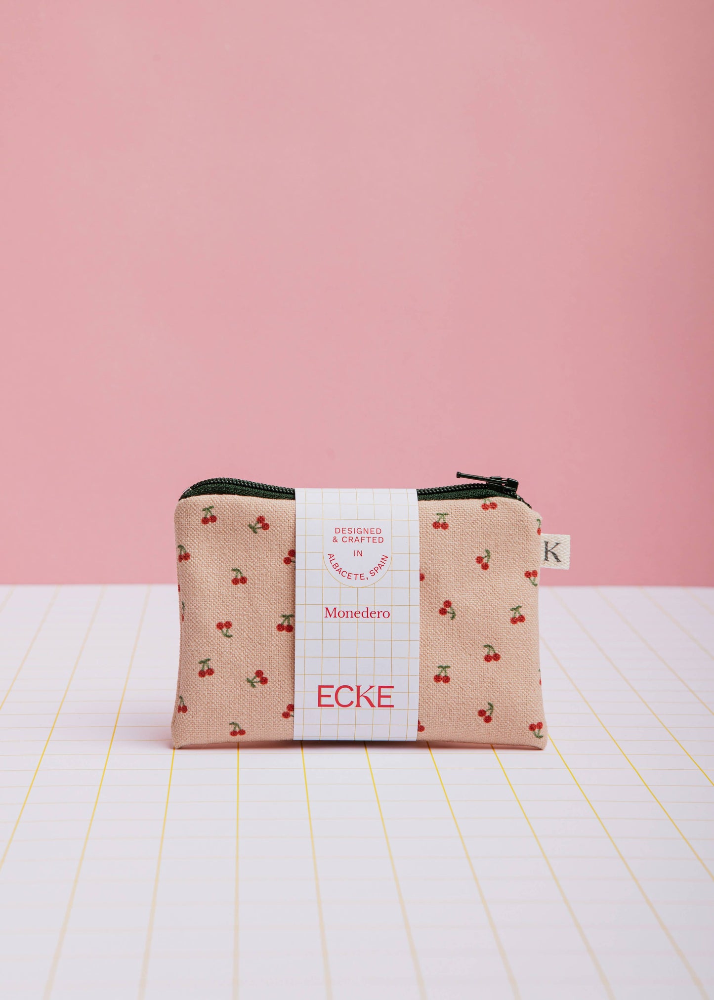 ECKE Geldbörse mit Kirschenmotiv in Nude
